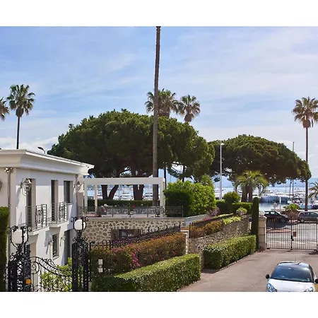 Prestigious Private Pool In Pointe Croisette, Hostel